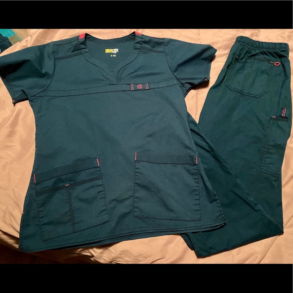 Caribbean Blue WonderWink scrub set “WonderFlex”